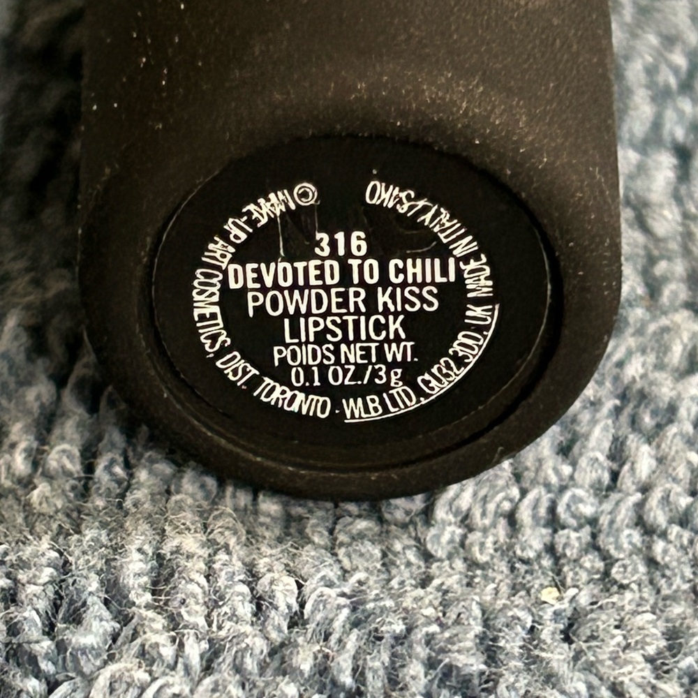 MAC Powder Kiss Lipstick in Devoted to Chili - NWT - Picture 5 of 6